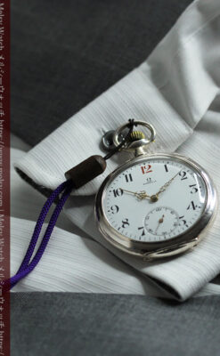 オメガの風格ある重厚な銀無垢アンティーク懐中時計 【1915年頃】