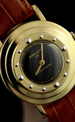 グリュエン アンティーク腕時計 鋲打ちの特殊な加工・黒文字盤 【1950 