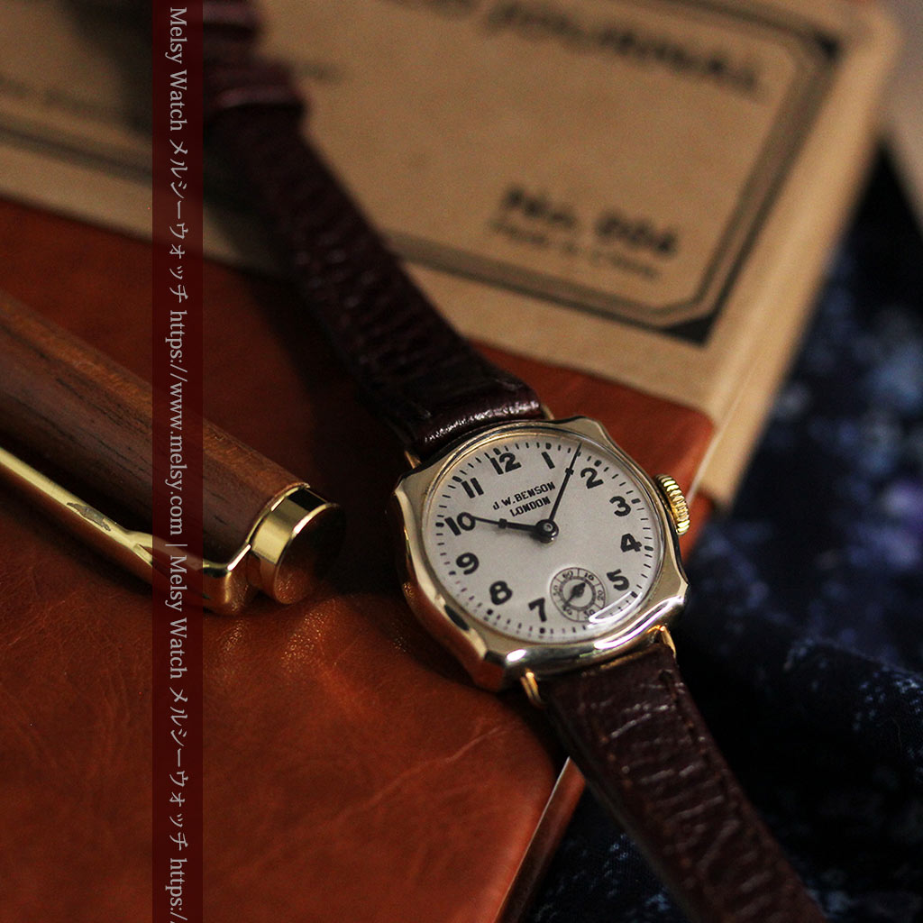 英国ベンソン 金無垢の特殊型女性用アンティーク腕時計 【1949年頃】